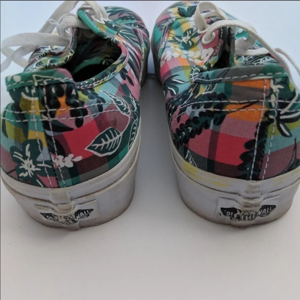 EUC WOMENS VANS - Picture 3 of 8